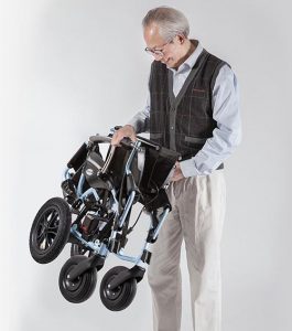  Electric wheelchair that the elderly can easily carry